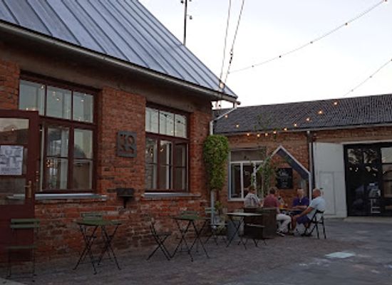 latvia/kuldiga/restaurant/duna-brewery-shop-taproom