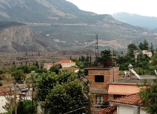 greece/delphi/restaurant/o-platanos