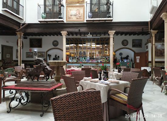 spain/granada/realejo-san-matias/restaurant/restaurante-pilar-del-toro