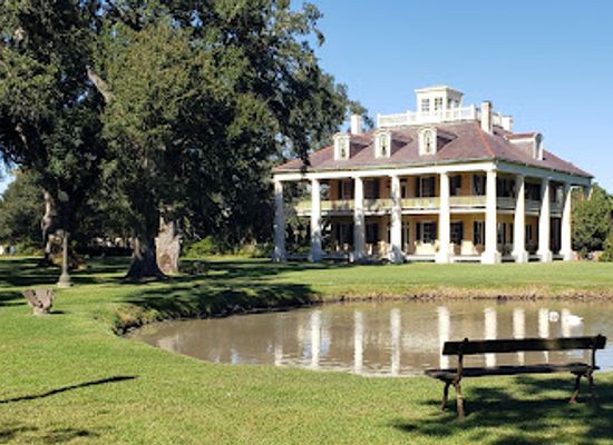 louisiana/plantation-country/restaurant/houmas-house-estate-and-gardens