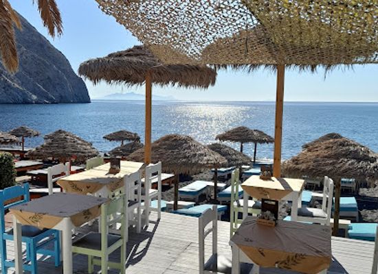 greece/santorini/perissa/restaurant/a-for-akteon