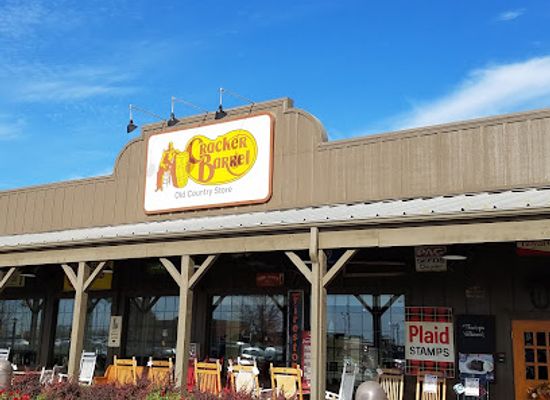iowa/loess-hills/restaurant/cracker-barrel-old-country-store