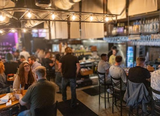 florida/pensacola/restaurant/86-forks-bar-table