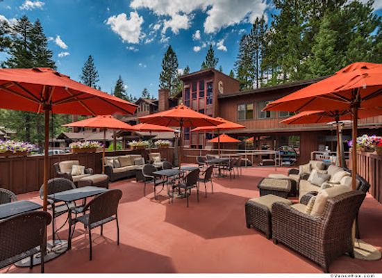 california/tahoe-city/restaurant/cedar-house-deck