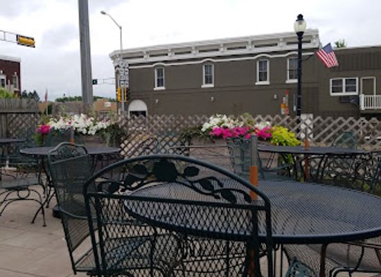 wisconsin/driftless-area/restaurant/maybe-lately-s-food-more