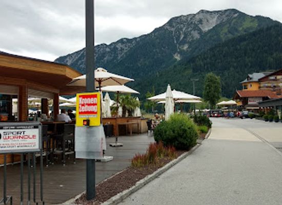 austria/karwendel/restaurant/restaurant-jausenstuberl-miksch-cafespezialitaten-kuchen-eis