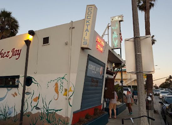 california/santa-monica/restaurant/chez-jay