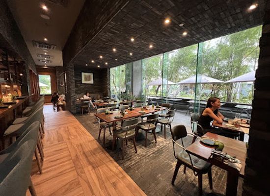 philippines/cebu-city/downtown-cebu-city/restaurant/the-pig-and-palm