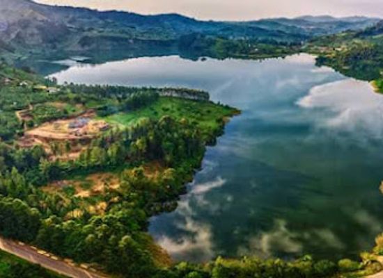 uganda/queen-elizabeth-national-park/restaurant/businngye-s-restaurant