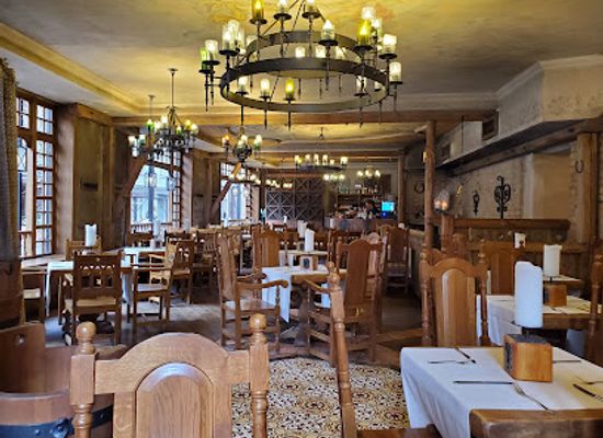 latvia/riga/art-nouveau-district/restaurant/key-to-riga