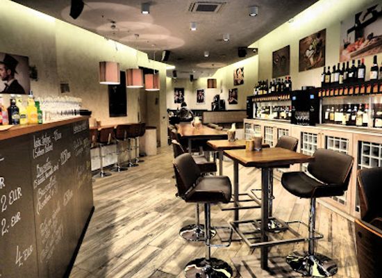 latvia/riga/restaurant/easy-wine