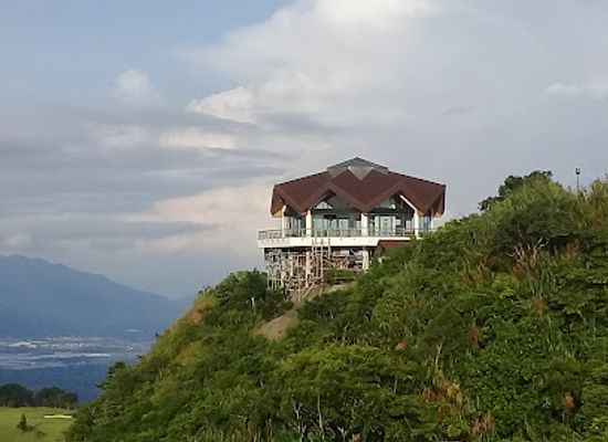 philippines/tagaytay/restaurant/the-peak-bar-restaurant