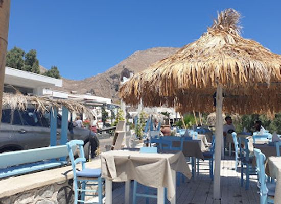 greece/santorini/perissa/restaurant/ntomatini