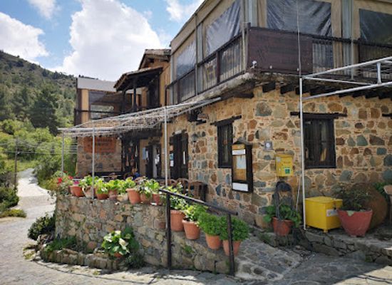 cyprus/machairas-forest/restaurant/yiannakos-restaurant