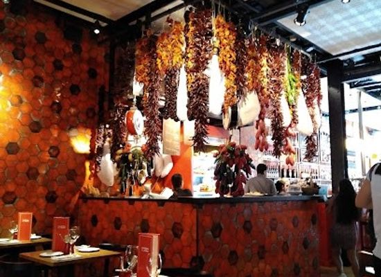 spain/madrid/chueca/restaurant/mercado-de-la-reina-10