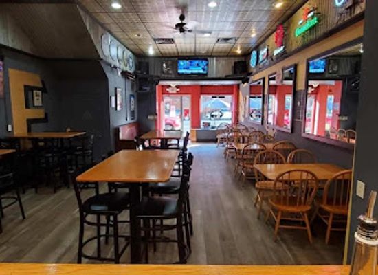 ohio/marietta/restaurant/over-the-moon-pub-pizza