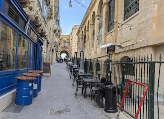 malta/valletta/restaurant/is-suq-tal-belt-valletta-food-market