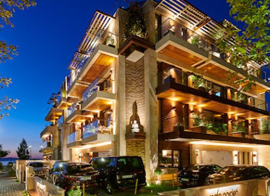 hungary/balaton-uplands-national-park/restaurant/mala-garden