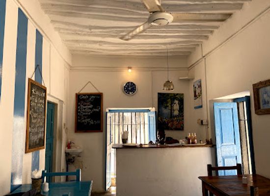 tanzania/stone-town/old-fort/restaurant/lazuli-cafe