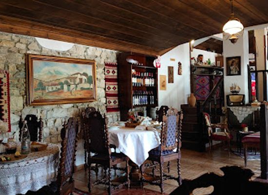 albania/berat/restaurant/friendly-house