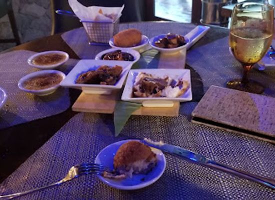saint-lucia/dauphin/restaurant/the-rum-cave-at-zoetry
