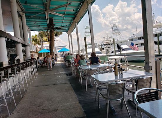 north-carolina/wrightsville-beach/restaurant/bluewater-waterfront-grill