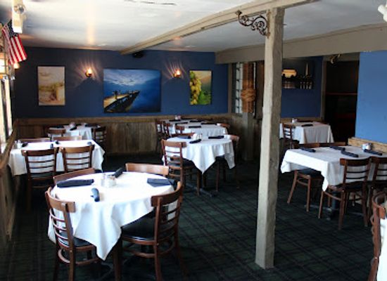 virginia/northern-neck/restaurant/dockside-restaurant-tiki-bar