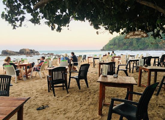 sri-lanka/mirissa/restaurant/bay-moon-restaurant