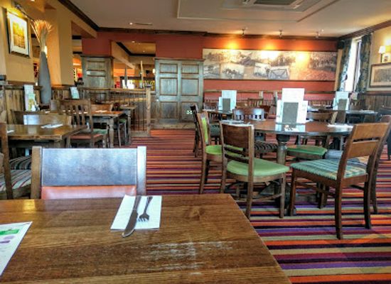 united-kingdom/south-glamorgan/restaurant/cedar-tree-farm-farmhouse-inns