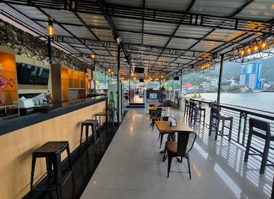 indonesia/southeast-papua/restaurant/b-one-restaurant