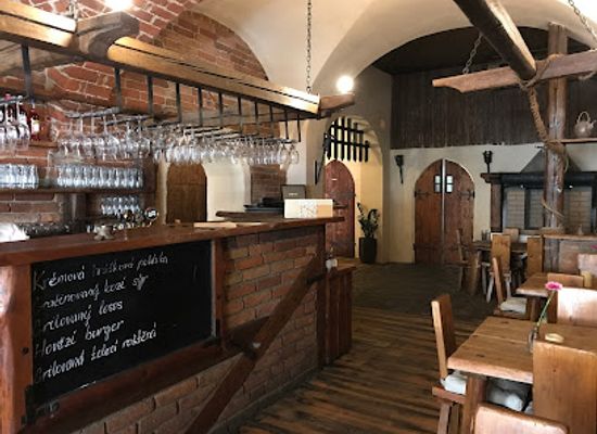 czechia/hradec-kralove/restaurant/restaurant-archway