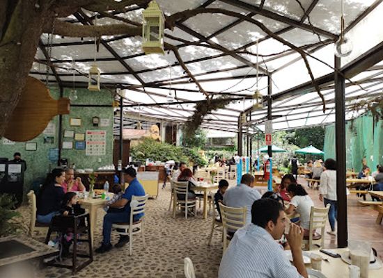 guatemala/western-highlands/restaurant/antigua-boreal-deep-dish-pizza