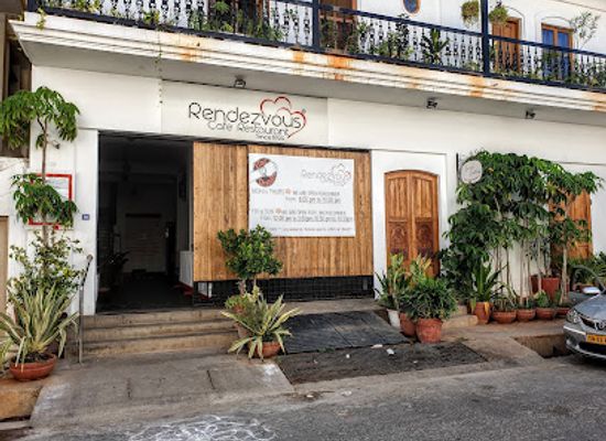 india/pondicherry/white-town/restaurant/rendezvous-cafe-restaurant