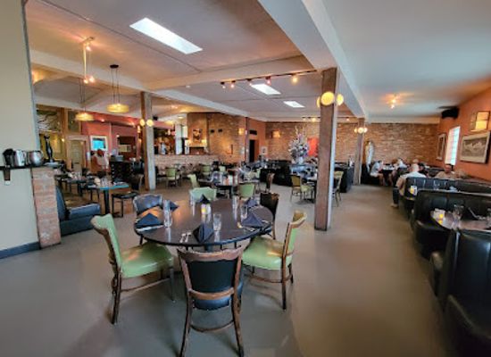 arizona/saguaro-national-park/restaurant/kingfisher-bar-grill