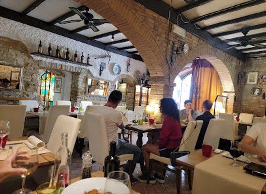 italy/san-gimignano/restaurant/osteria-delle-catene