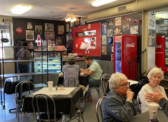 mississippi/mccomb/restaurant/the-broadway-deli
