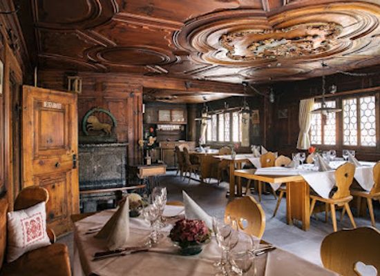 switzerland/graubunden/restaurant/alte-buendnerstube-stiva-grischuna-disentis