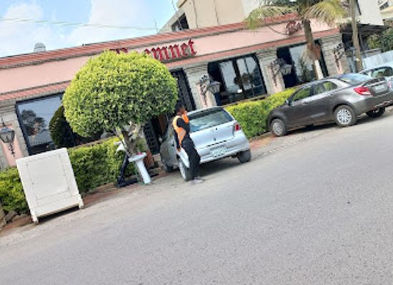 ethiopia/debre-libanos-monastery/restaurant/beemnet-bar-and-restaurant-kazanchis
