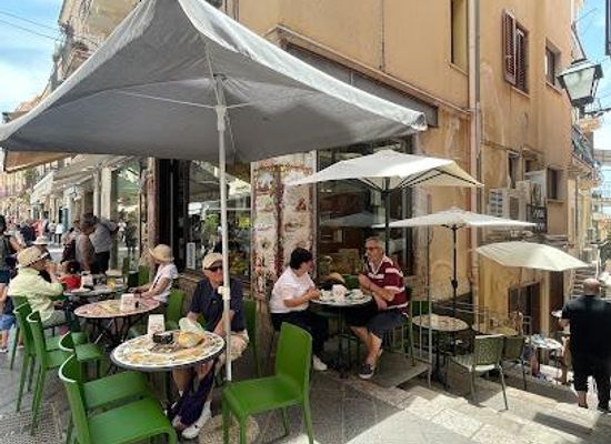 italy/taormina/restaurant/bar-pasticceria-etna-dal-1963