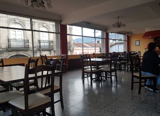 guatemala/quetzaltenango/restaurant/guiseppe-pizza