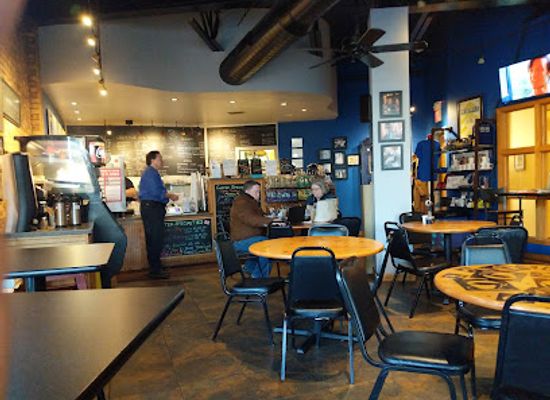 illinois/elgin/restaurant/blue-box-cafe