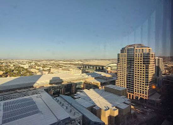 arizona/phoenix/downtown-phoenix/restaurant/the-compass