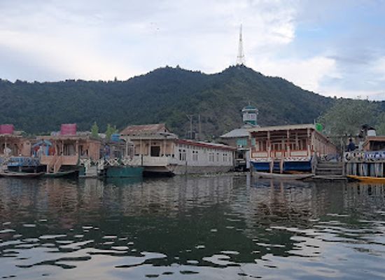 india/kashmir-great-lakes/restaurant/stream-restaurant