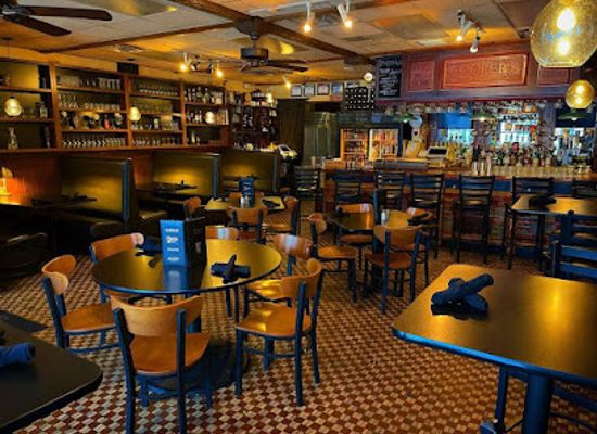 iowa/des-moines/restaurant/cooper-s-on-5th