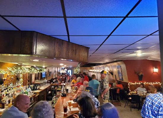iowa/clear-lake/restaurant/half-moon-inn