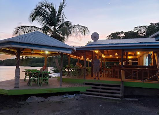 grenada/gouyave/restaurant/laura-s
