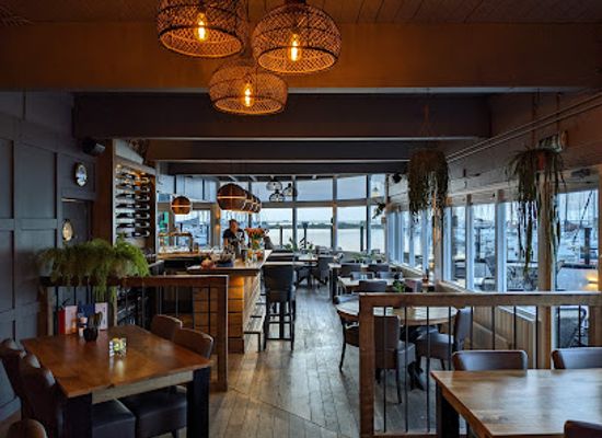 netherlands/flevoland/restaurant/aan-ut-water