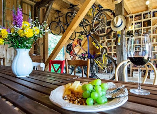 romania/transylvania/restaurant/mesendorf-65-punct-gastronomic-local