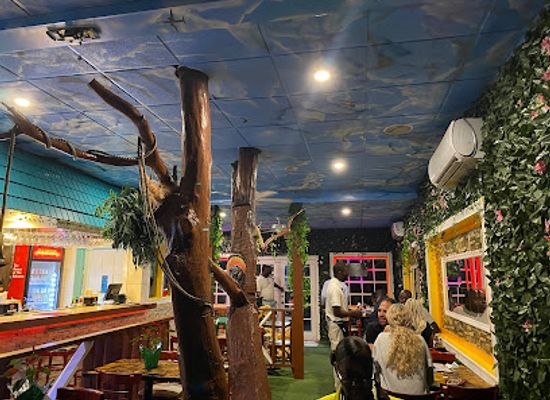 the-bahamas/rum-cay/restaurant/the-bush-garden-seafood-steakhouse