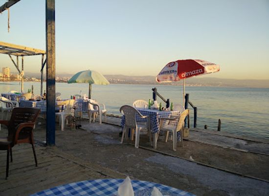 lebanon/tyre-coast/restaurant/captain-bob-restaurant